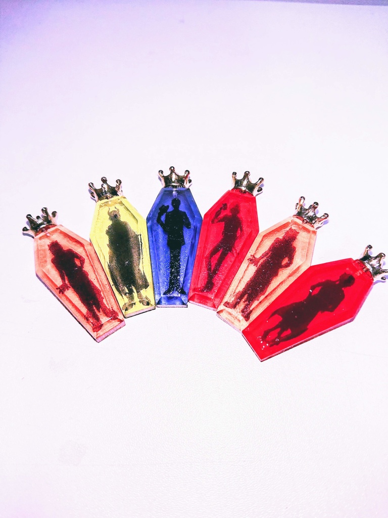 【展示・在庫販売】キャラシルエット入りアクセサリー:まほやく・ツイステ