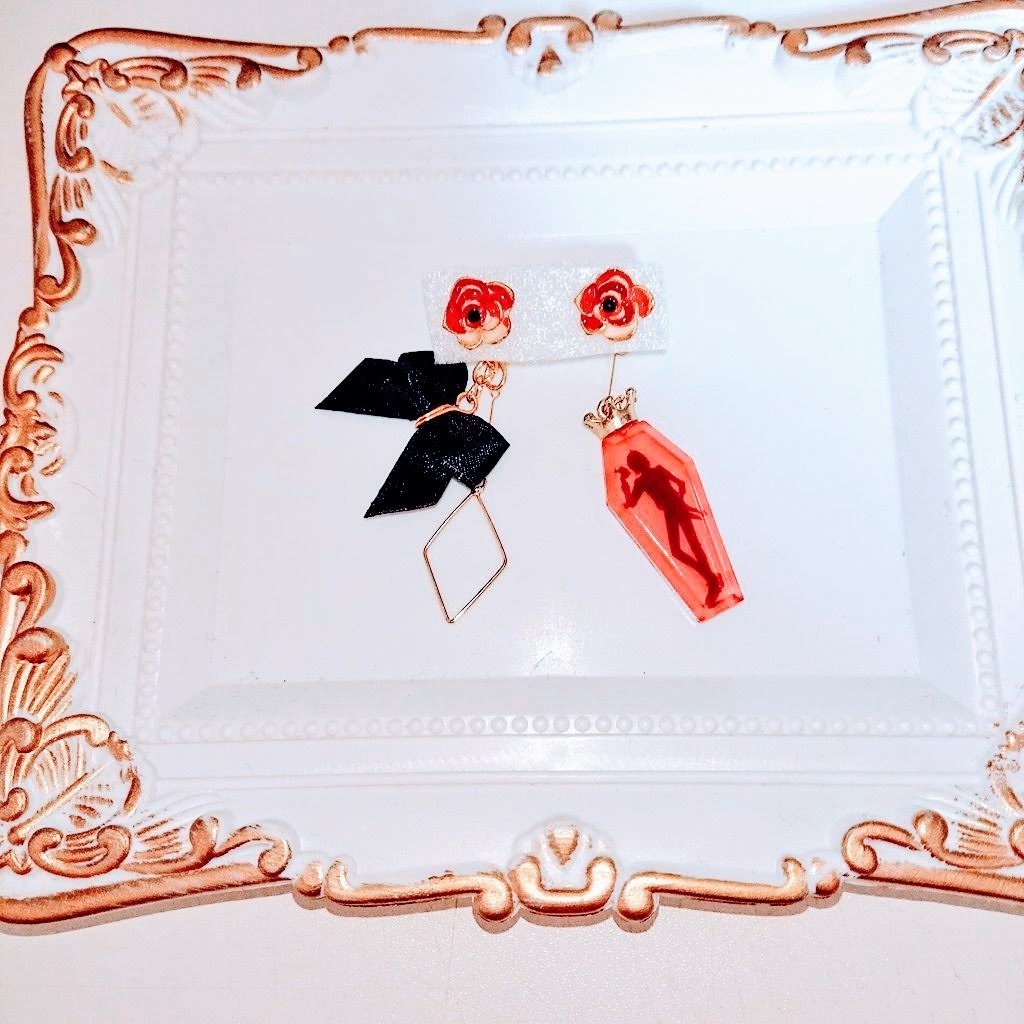 【展示・在庫販売】キャラシルエット入りアクセサリー:まほやく・ツイステ