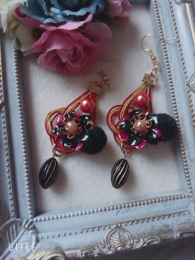 ツイステ スカラビアイメージ水引ピアス