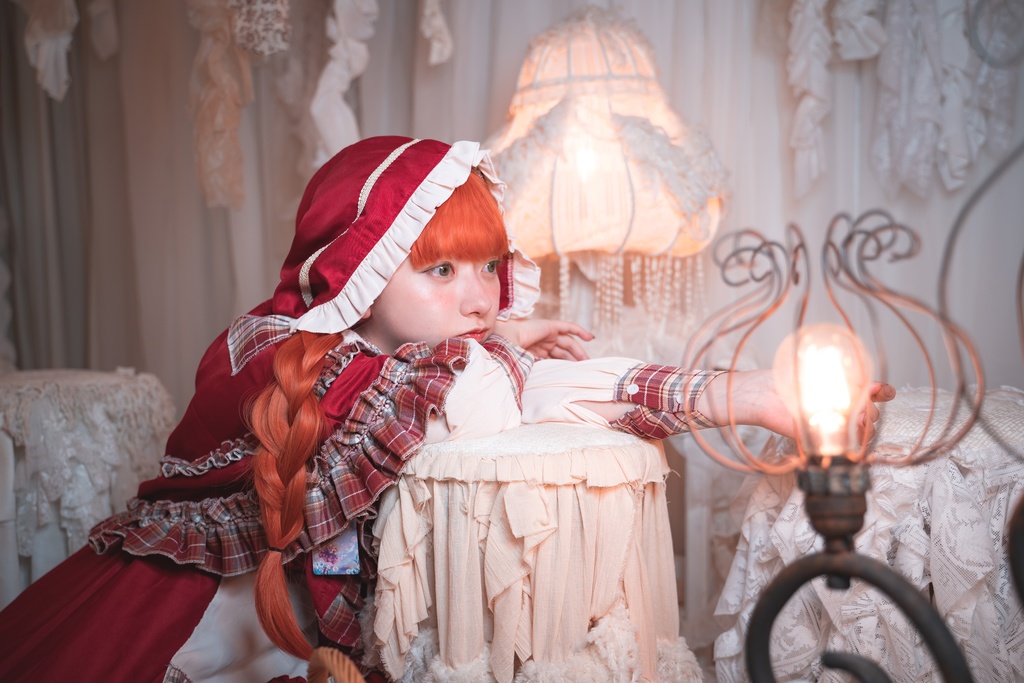 【新刊】Little Red Riding Hood.