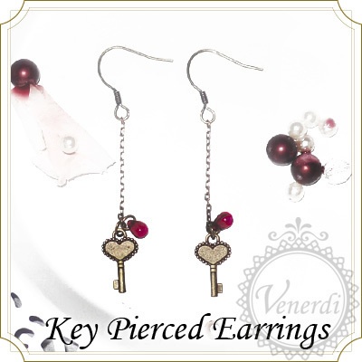 アンティーク調 鍵 ピアス ハート 不思議の国のアリス