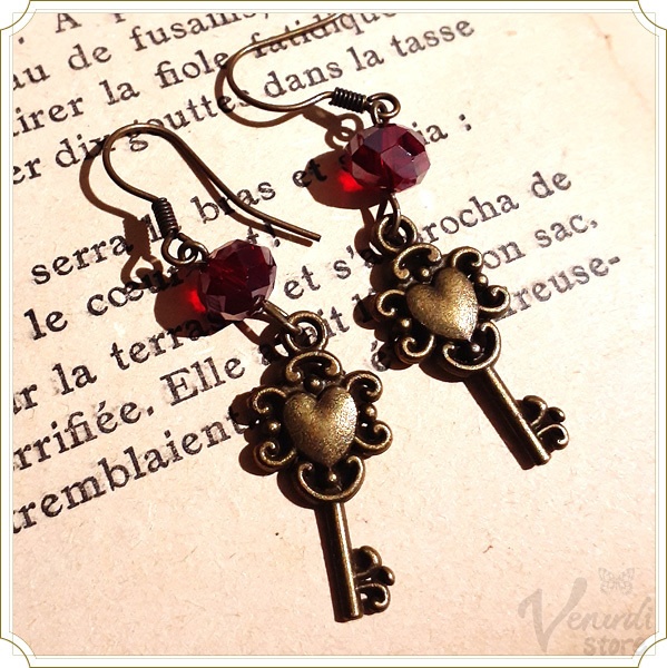 アンティーク調 鍵 ピアス ハート ゴシック 不思議の国のアリス