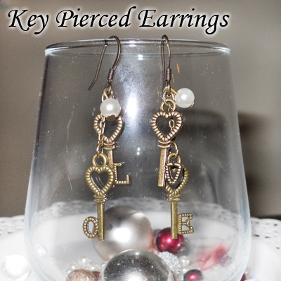アンティーク調 鍵ピアス ハート LOVE パール