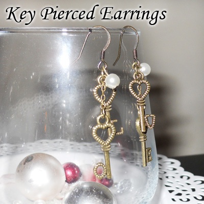 アンティーク調 鍵ピアス ハート LOVE パール