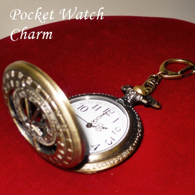 【再入荷】懐中時計 キーホルダー 羅針盤 アンティーク調 レトロ