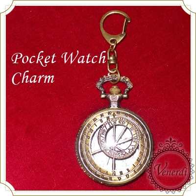 【再入荷】懐中時計 キーホルダー 羅針盤 アンティーク調 レトロ