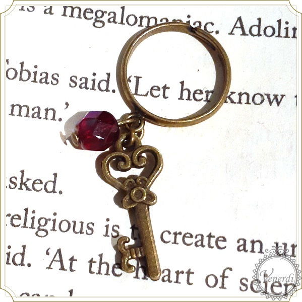 アンティーク調鍵ピンキーリング3号 ハートの指輪