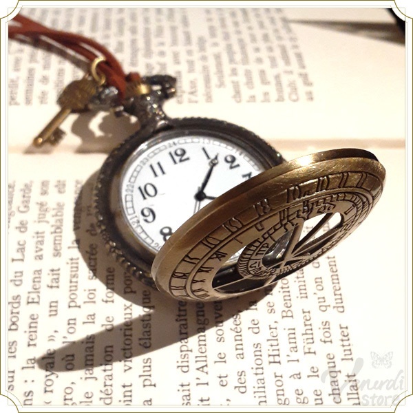 懐中時計 ネックレス 羅針盤 アンティーク調 レトロ 鍵付き ワックスコード