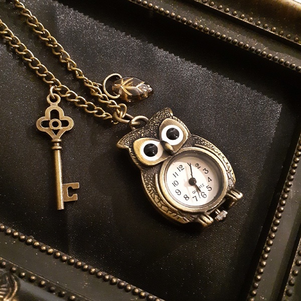 懐中時計 バッグチャーム キーホルダー フクロウ アンティーク調 レトロ 鍵付き