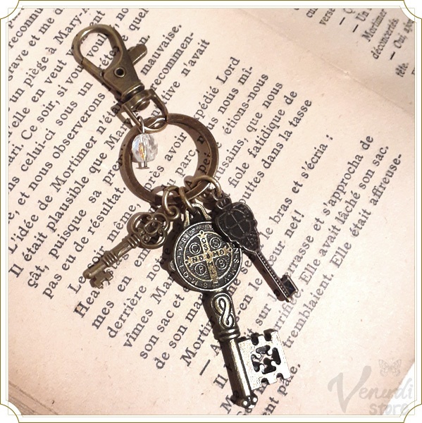 アンティーク調 鍵 キーホルダー ゴシック L