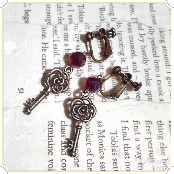 アンティーク調鍵ピアス&イヤリング フラワー