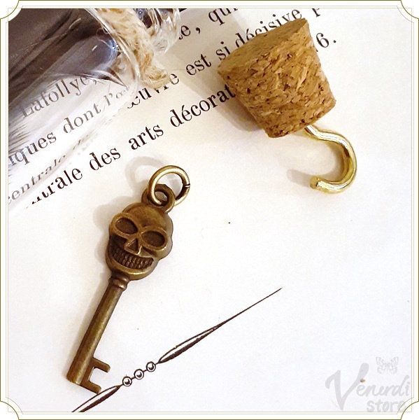 鍵の標本 Angel’s tale ガラスボトルに詰め込んで