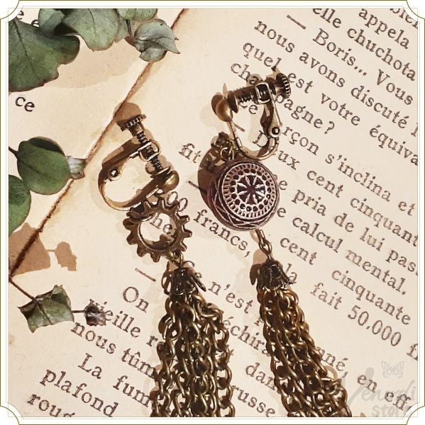 アンティーク調 チェーン タッセル イヤリング アシンメトリー