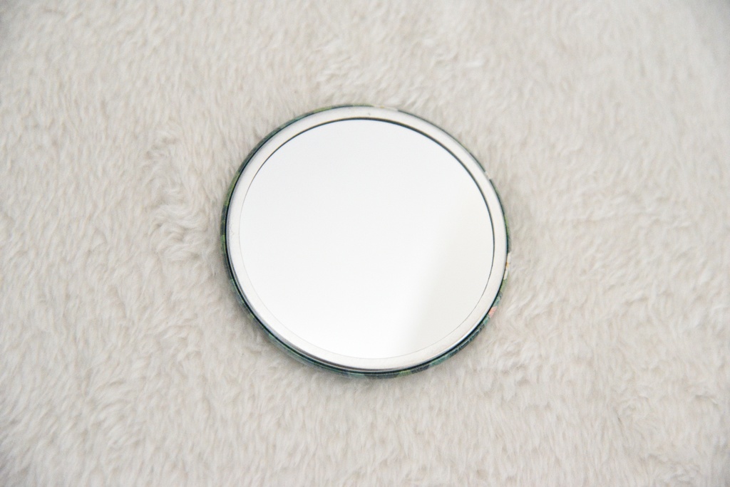 缶ミラー(ゆる魔物・えびうさ)