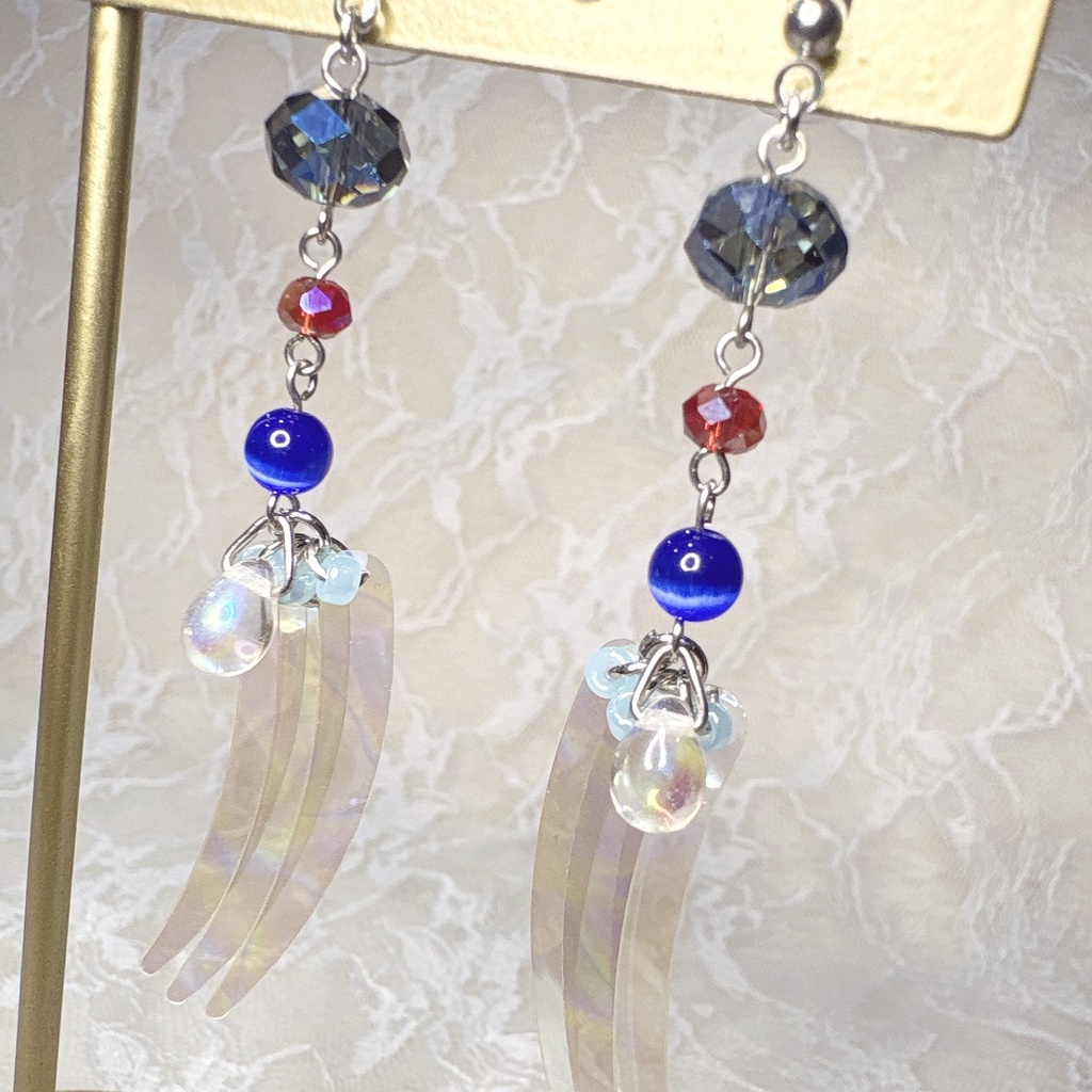 星導ショウ 概念ピアス