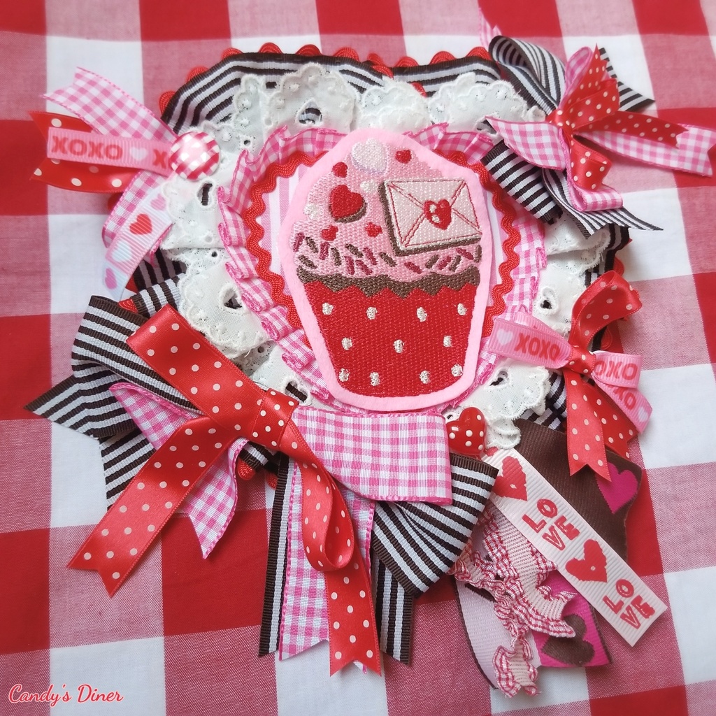 Love Letter Cupcake Rosette Brooch (BR)