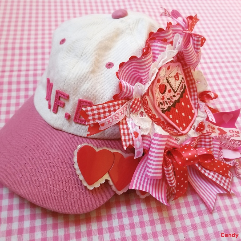 Love Letter Cupcake Rosette Brooch (BR)