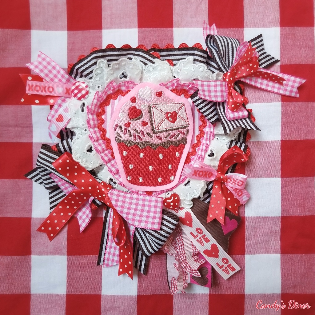 Love Letter Cupcake Rosette Brooch (BR)