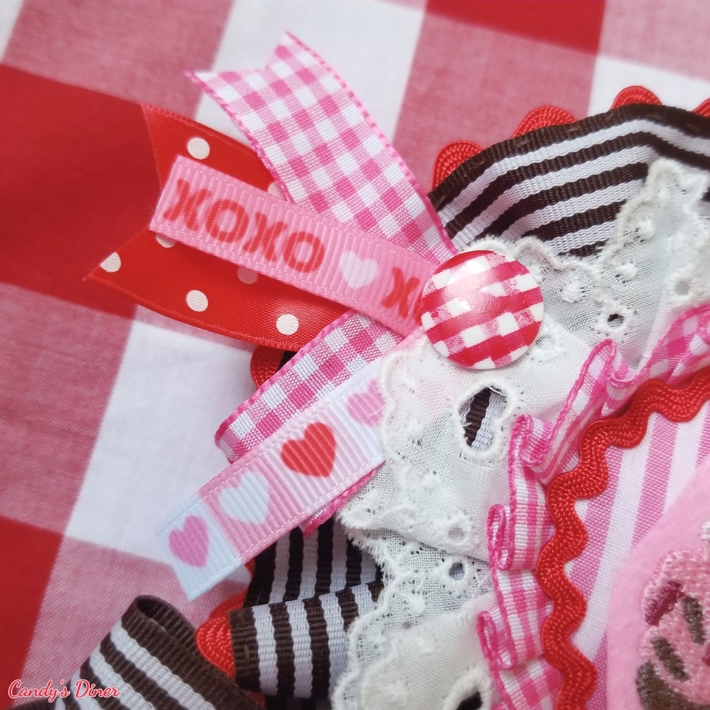 Love Letter Cupcake Rosette Brooch (BR)