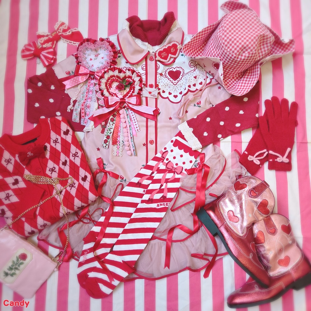 Rose In The Heart Rosette Brooch ②