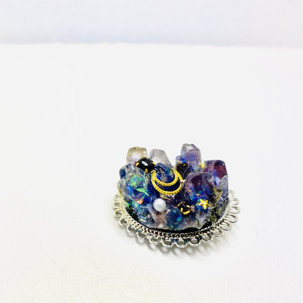 鉱石♢魔法石風クリップブローチ《ディープパープル×月モチーフ》