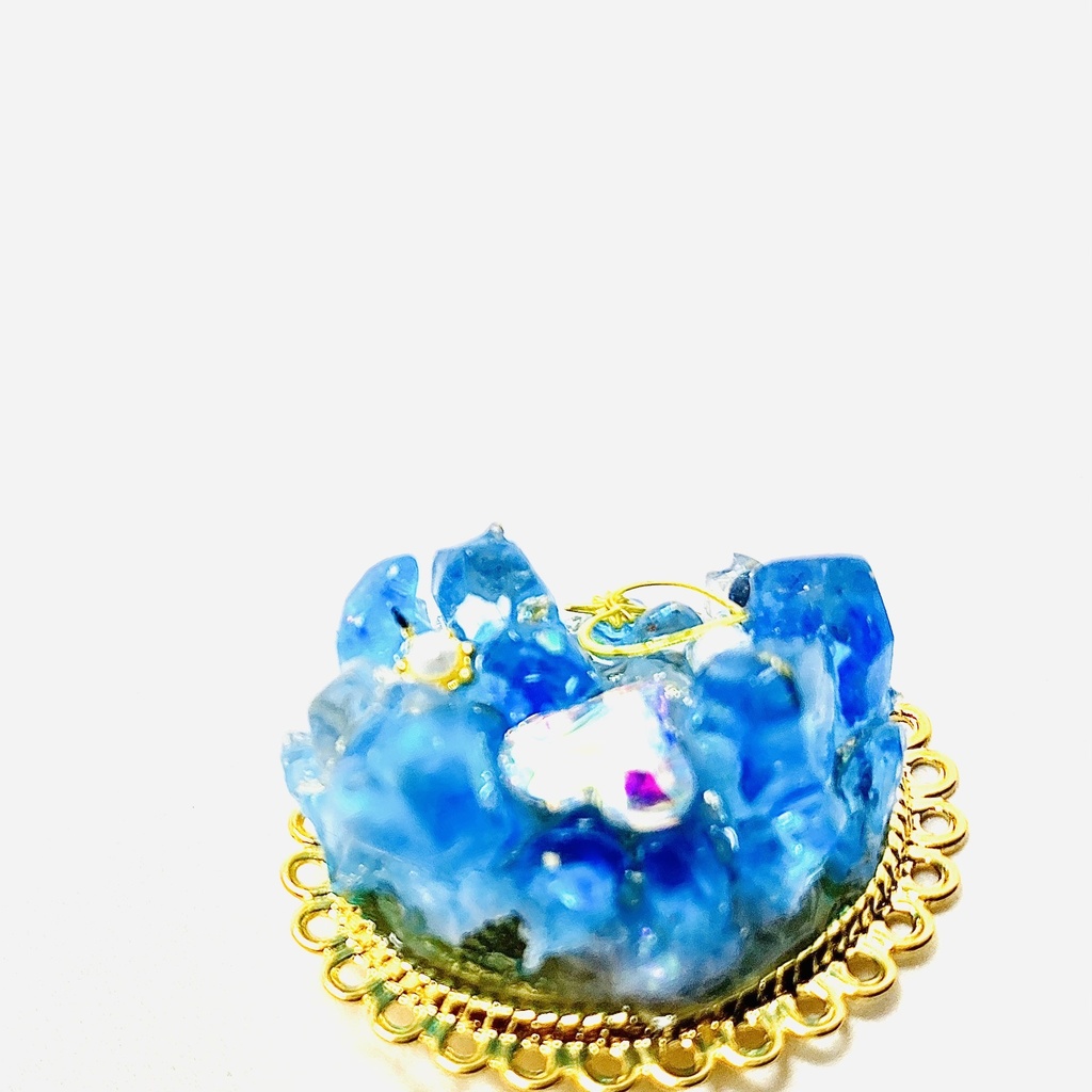 鉱石♢魔法石風クリップブローチ《ウルトラブルー×ハート》