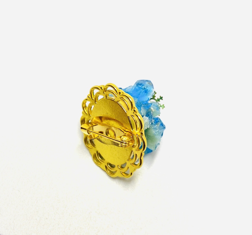 鉱石♢魔法石風ブローチ《ウルトラブルー×星々の海》【size S】
