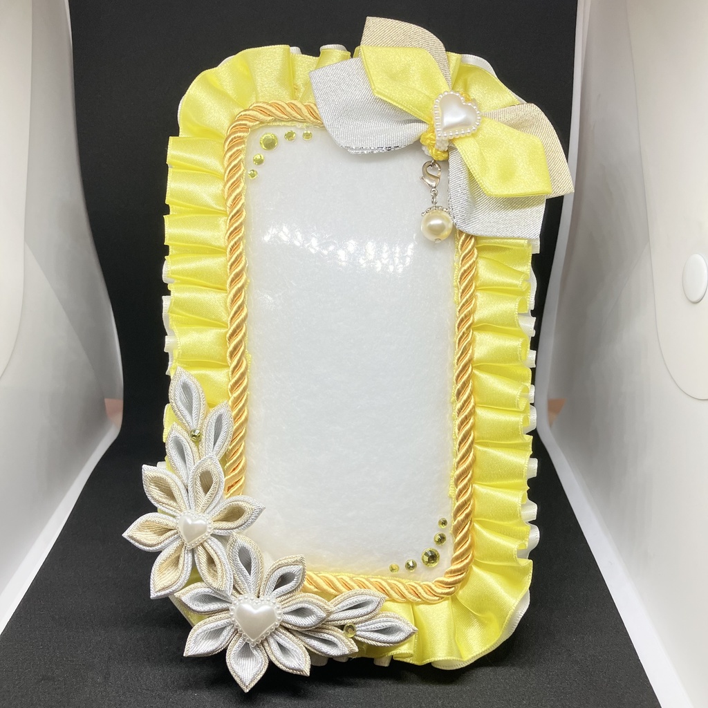 痛ロゼット ロゼット ハンドメイド アクスタ用 黄×白