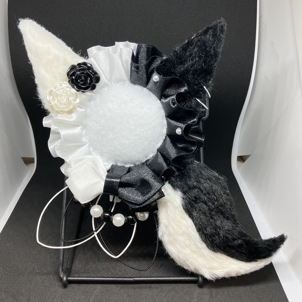 痛ロゼット ハンドメイド 白×黒