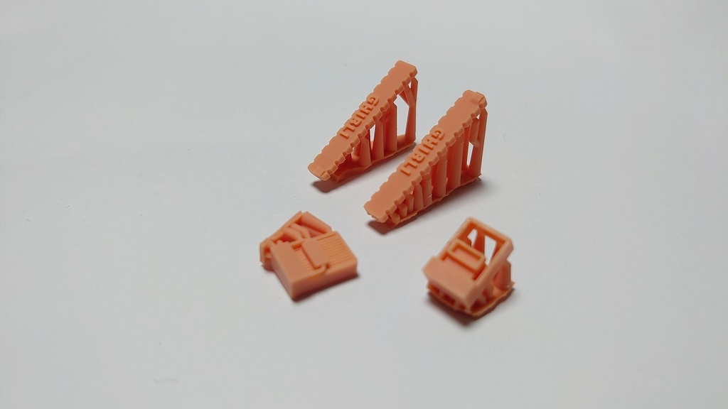 [S001-2]  1/48 ファインモールド製　Savoia S.21F用エンジンディテールアップパーツ(シリンダーヘッド、ラジエータ)文字間隔:広
