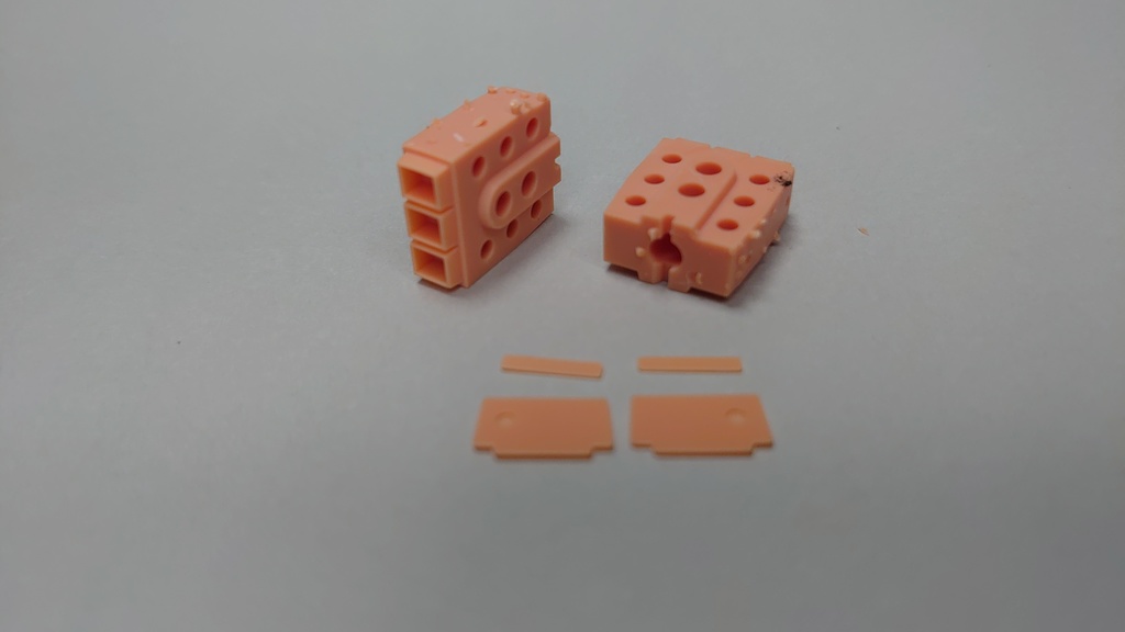 [S003-1] VF-1, VT-1 (VE-1) 脚部エンジンノズル+ディテールパーツ 3穴タイプ