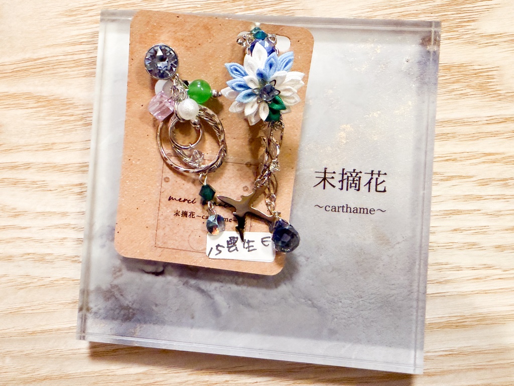 イヤアクセ(イヤリング、イヤカフのセット)