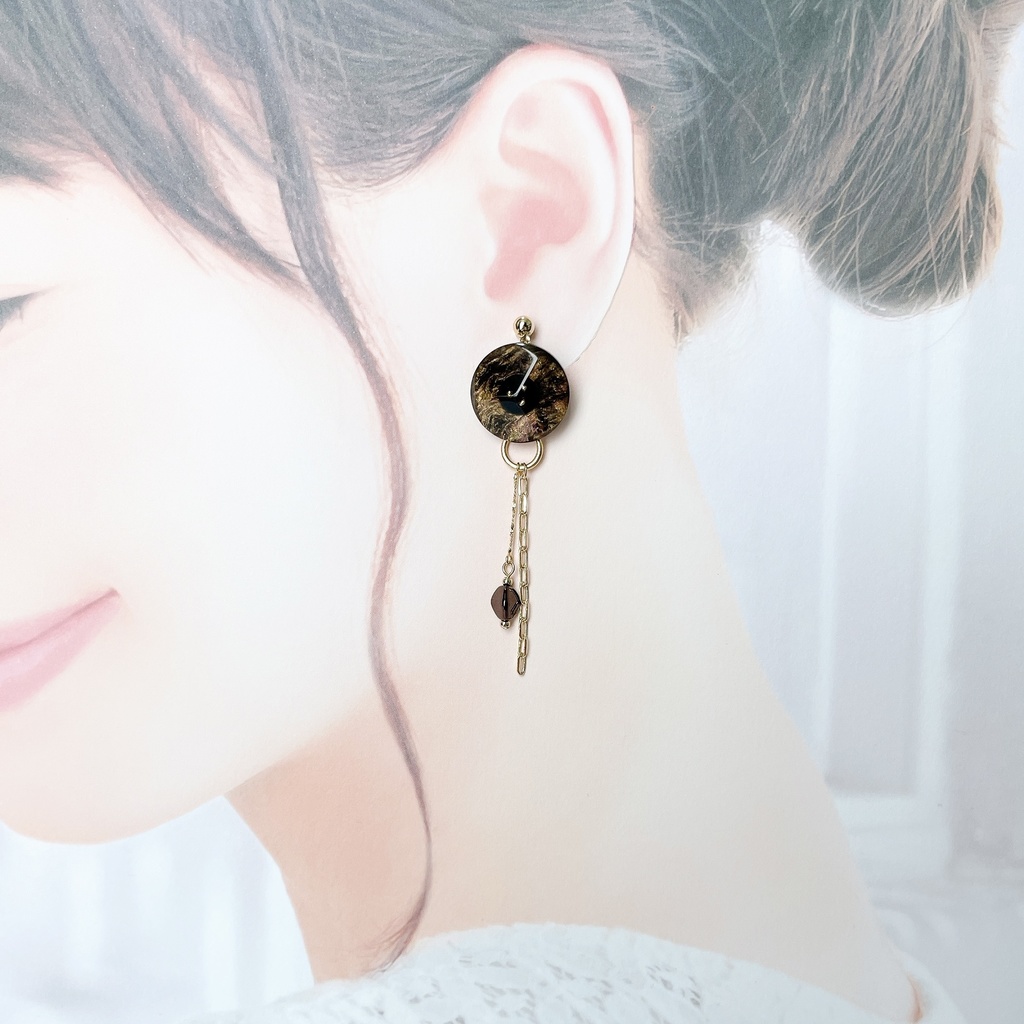 D4_arima8イヤリング(ピアス変更可)