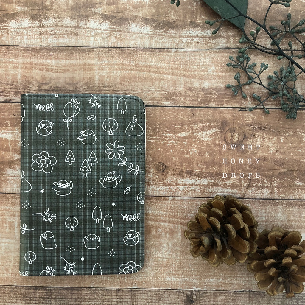 ブックタイプカードケース＊北欧風とりーず柄＊