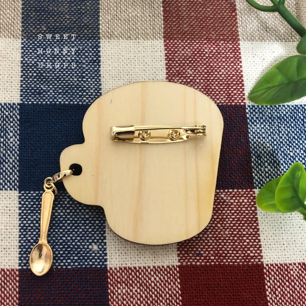 ウッドマグカップ風ブローチ*にわとりとコンソメスープ*