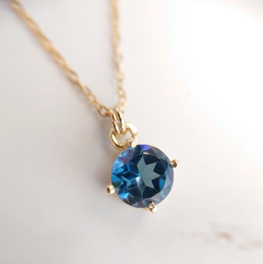 ネックレス+ピアス【恋する瞳】