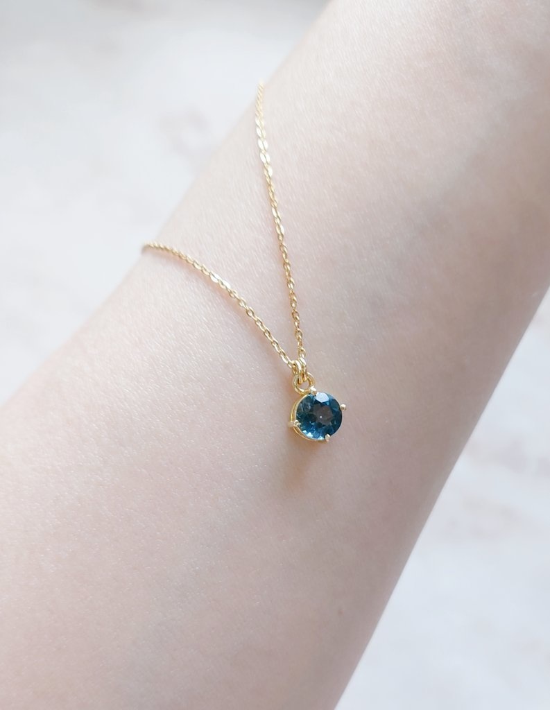 ネックレス+ピアス【恋する瞳】