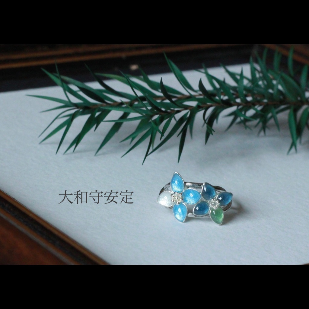 刀を恋う花 イヤーカフ