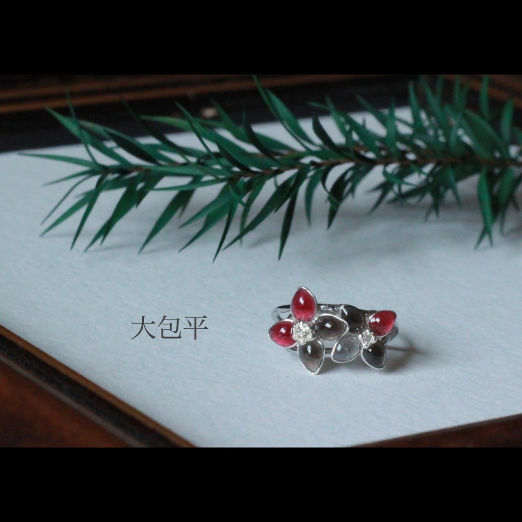 刀を恋う花 イヤーカフ