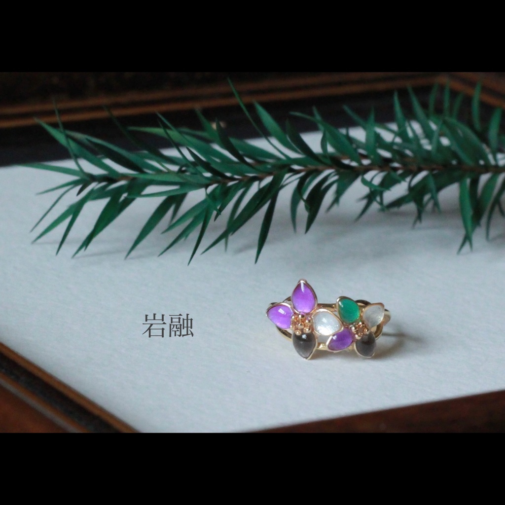 刀を恋う花 イヤーカフ