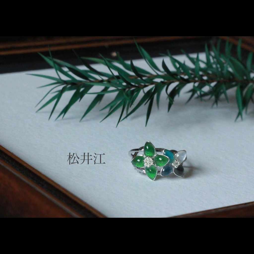 刀を恋う花 イヤーカフ