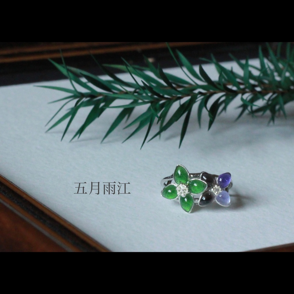 刀を恋う花 イヤーカフ