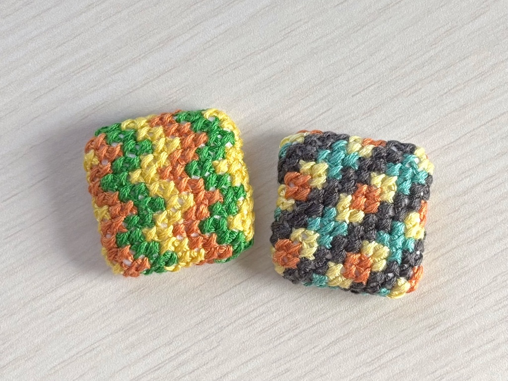 アハキィ モチーフペアマグネット