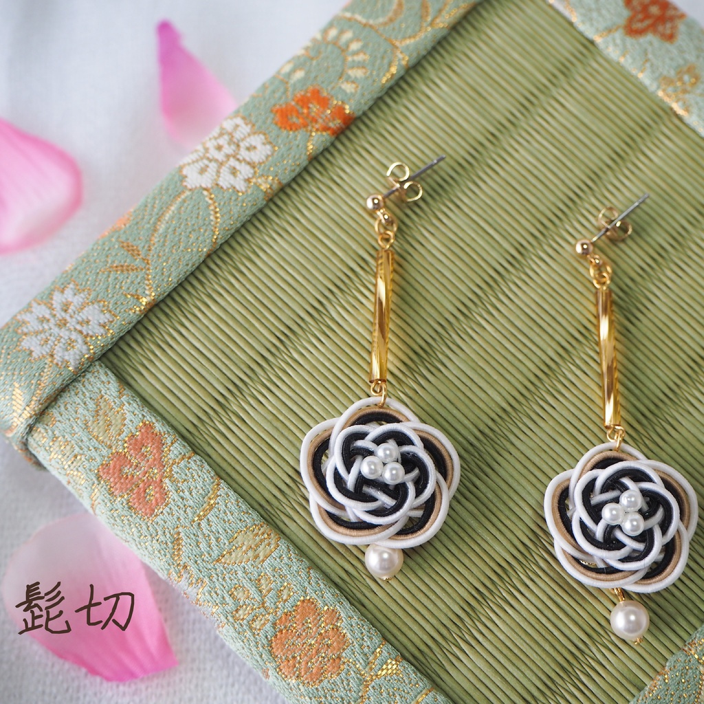 刀剣男士イメージ水引ピアス・イヤリング《花結-はなむすび- 》