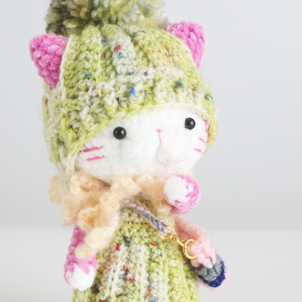 あみあみにゃんこのぷりんちゃん:モールヤーン毛糸でのもっぷりっこ