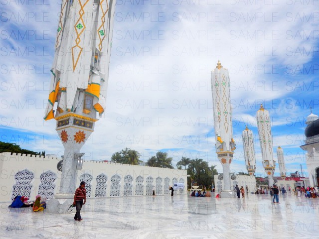 白亜のモスク広場・写真素材集