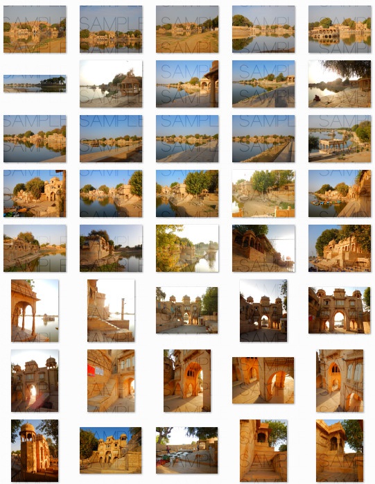 砂漠の街の湖畔:写真素材集