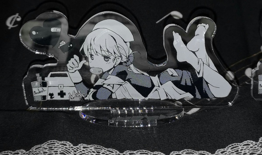 寝そべり木村屋安子さんアクリルフィギュア