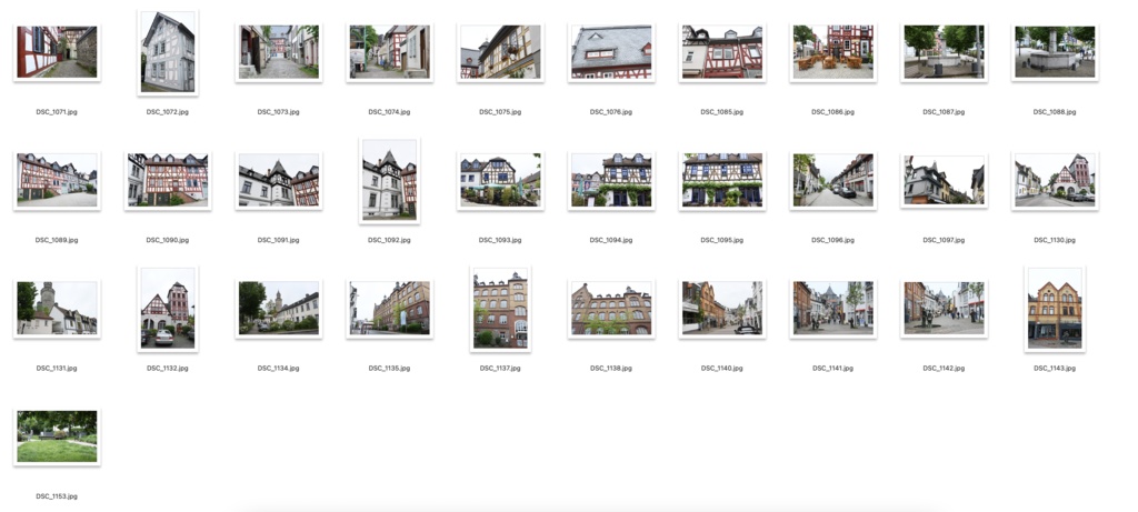 【背景資料画像】ドイツ木組みの家の街並みと教会