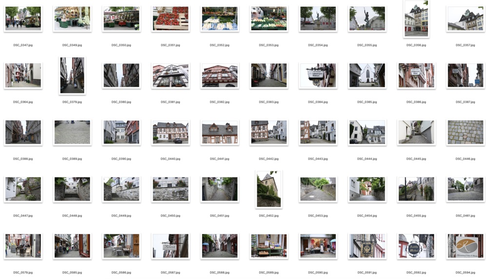 【背景資料画像】ドイツ木組みの家の街並みと教会